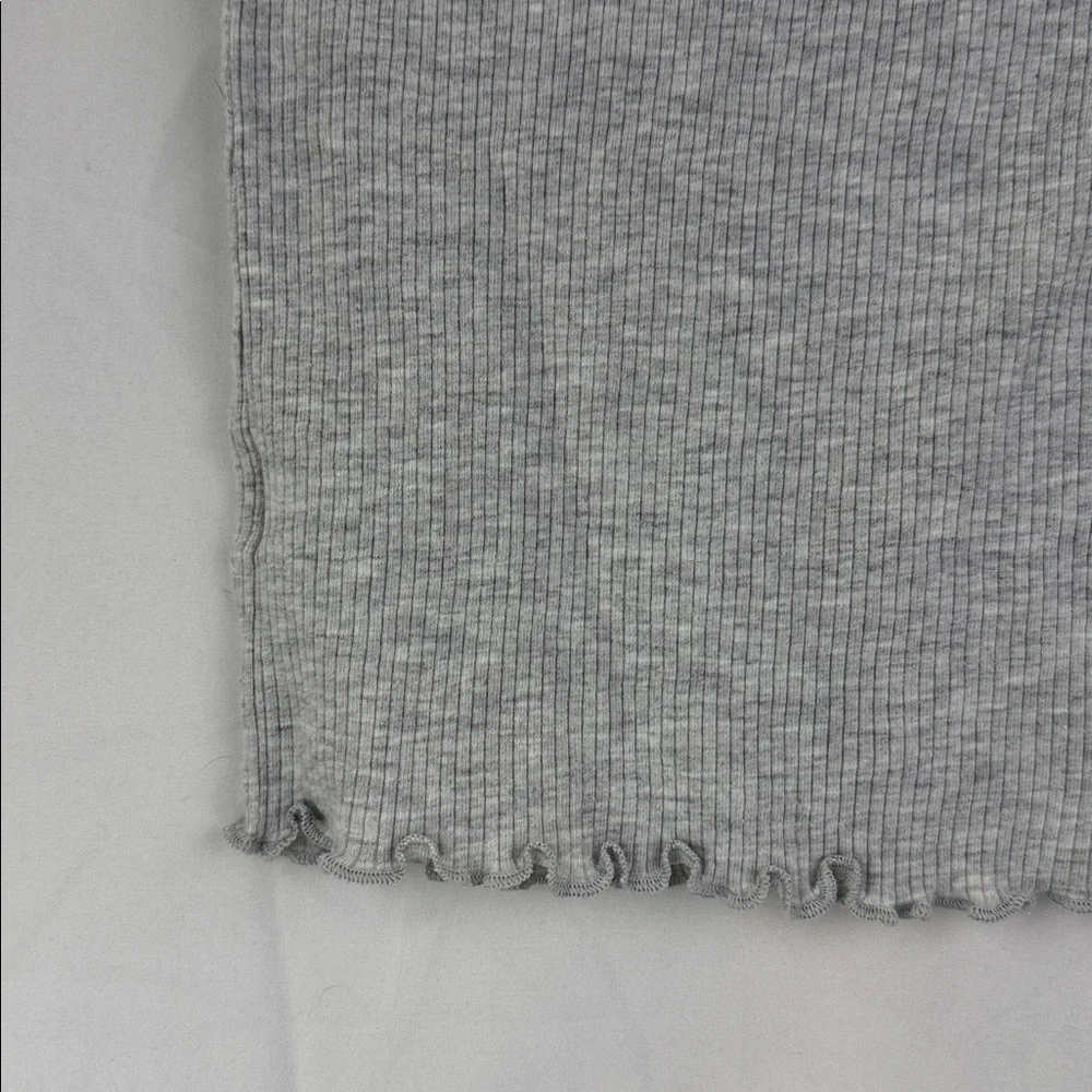 Art Class Light Gray V-Neck Ribbed Tee Girls Size Small 6/6x